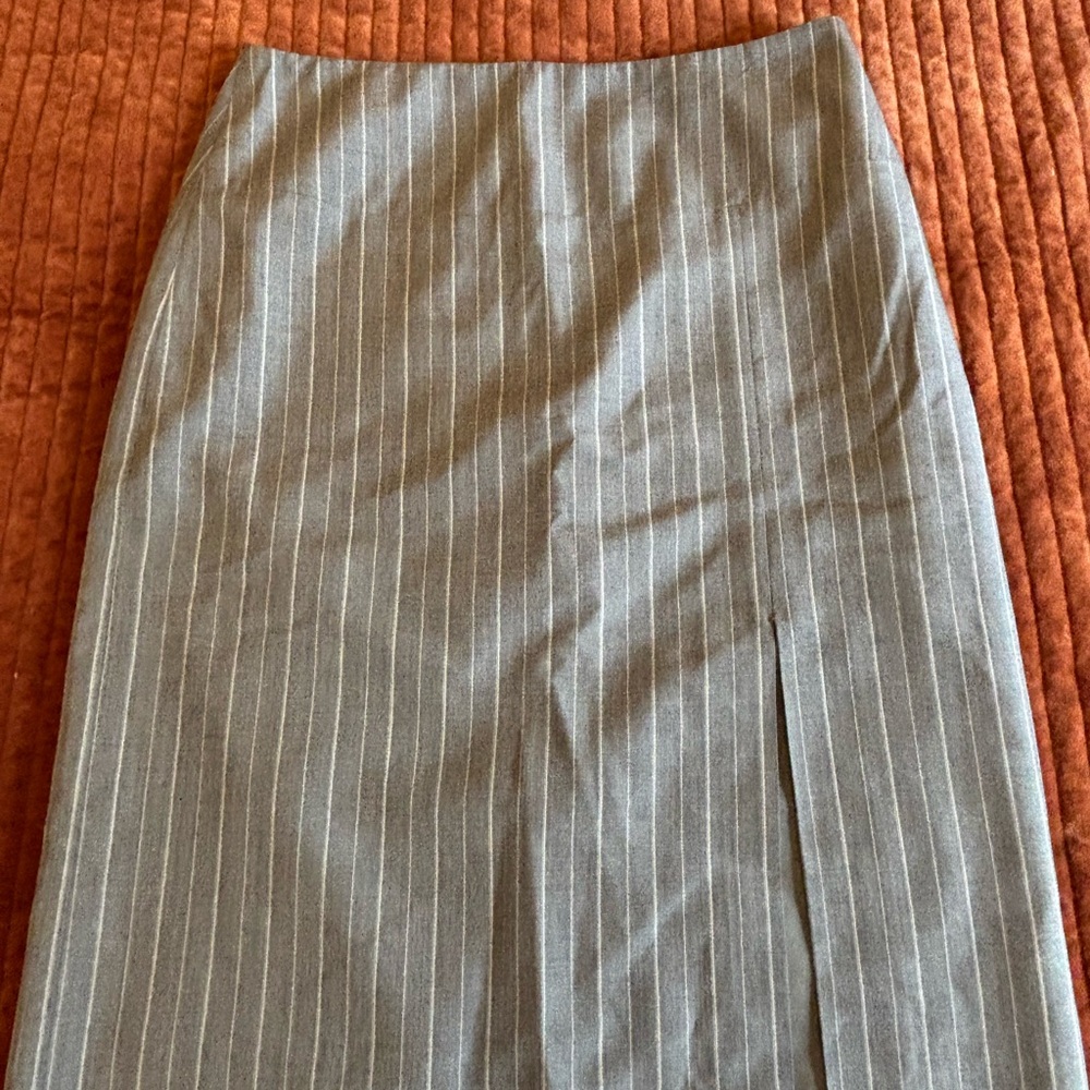 Gray Banana Republic chalk stripe silk skirt